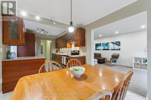 4253 Shelby Crescent, Mississauga, ON - Indoor Photo Showing Dining Room