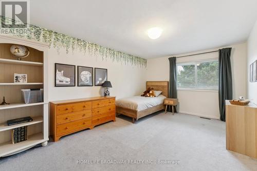 4253 Shelby Crescent, Mississauga, ON - Indoor Photo Showing Bedroom