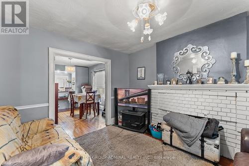 17 Belgravia Avenue, Toronto, ON - Indoor