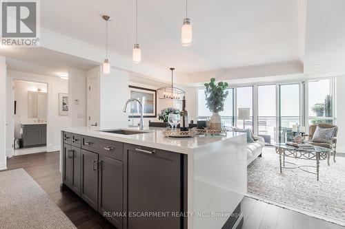 1401 - 2060 Lakeshore Road, Burlington, ON - Indoor Photo Showing Kitchen With Upgraded Kitchen