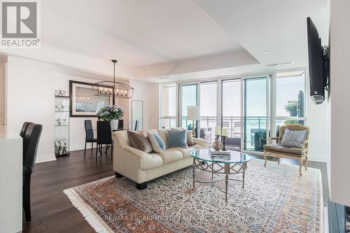 1401 - 2060 Lakeshore Road, Burlington, ON - Indoor Photo Showing Living Room