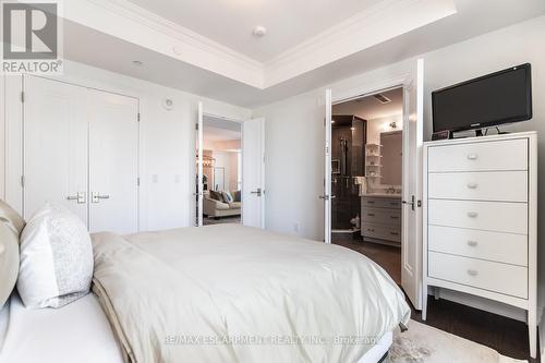 1401 - 2060 Lakeshore Road, Burlington, ON - Indoor Photo Showing Bedroom