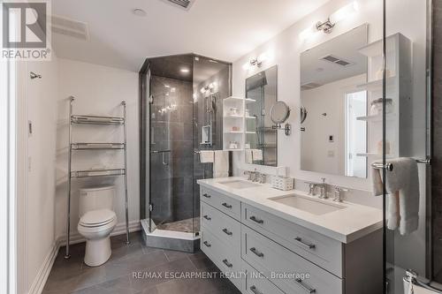 1401 - 2060 Lakeshore Road, Burlington, ON - Indoor Photo Showing Bathroom