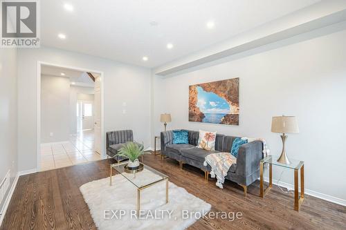 3308 Raindance Crescent, Mississauga, ON - Indoor Photo Showing Living Room