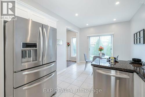 3308 Raindance Crescent, Mississauga, ON - Indoor Photo Showing Kitchen