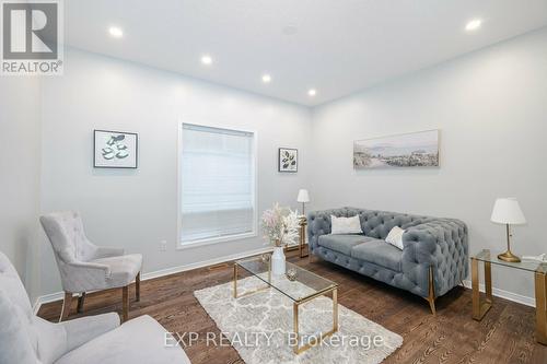 3308 Raindance Crescent, Mississauga, ON - Indoor Photo Showing Living Room