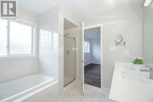 3308 Raindance Crescent, Mississauga, ON - Indoor Photo Showing Bathroom