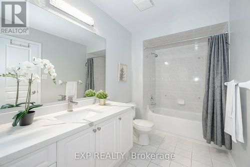 3308 Raindance Crescent, Mississauga, ON - Indoor Photo Showing Bathroom