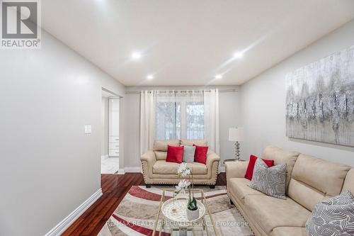 28 Meadow Bush Court, Brampton, ON - Indoor