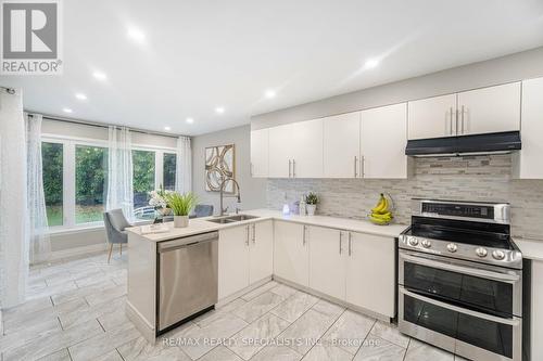 28 Meadow Bush Court, Brampton, ON - Indoor Photo Showing Kitchen With Double Sink