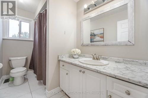 28 Meadow Bush Court, Brampton, ON - Indoor Photo Showing Bathroom