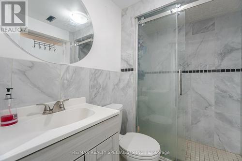 28 Meadow Bush Court, Brampton, ON - Indoor Photo Showing Bathroom