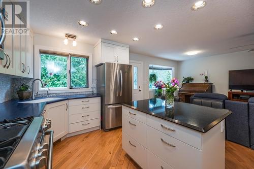 3166 Wallace Crescent, Prince George, BC - Indoor Photo Showing Kitchen