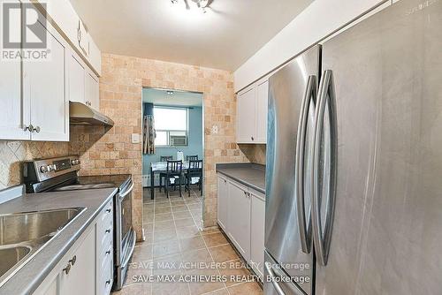 1004 - 3555 Derry Road, Mississauga, ON - Indoor Photo Showing Kitchen