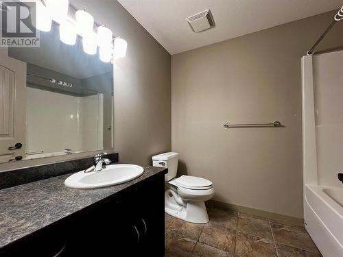 1240 23 Avenue Sw, Salmon Arm, BC - Indoor Photo Showing Bathroom