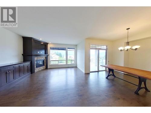 1240 23 Avenue Sw, Salmon Arm, BC - Indoor With Fireplace