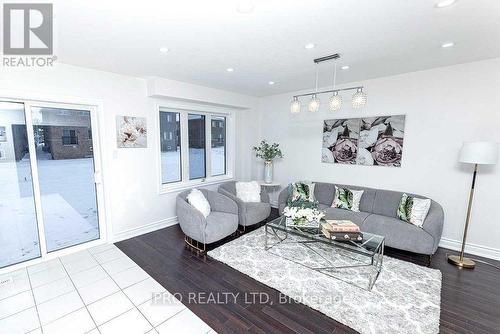 338 Van Dusen Avenue, Southgate, ON - Indoor Photo Showing Living Room