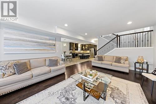 6268 Disputed Road, Lasalle, ON - Indoor Photo Showing Living Room