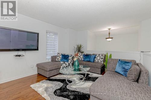 218 Van Scott Drive, Brampton, ON - Indoor Photo Showing Living Room