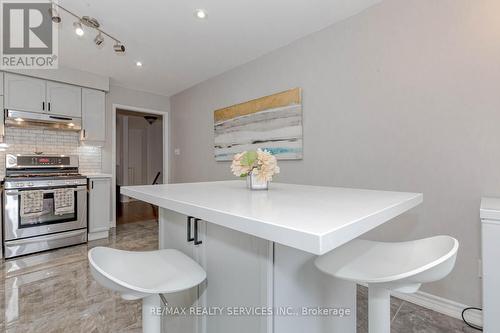 218 Van Scott Drive, Brampton, ON - Indoor Photo Showing Kitchen