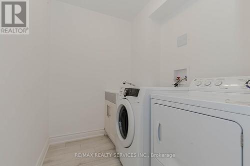 218 Van Scott Drive, Brampton, ON - Indoor Photo Showing Laundry Room