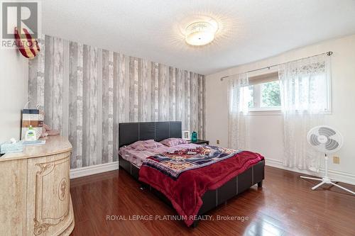 4 Mayfair Crescent, Brampton, ON - Indoor Photo Showing Bedroom