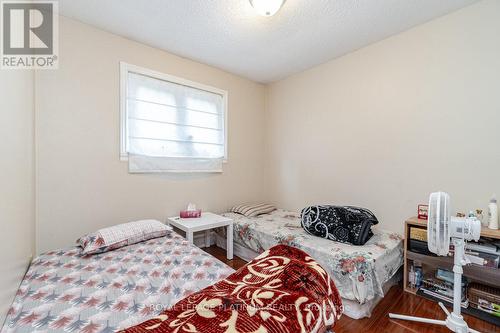 4 Mayfair Crescent, Brampton, ON - Indoor Photo Showing Bedroom