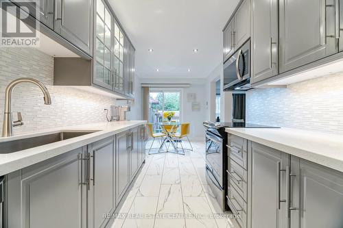 24 Acadian Heights, Brampton, ON - Indoor Photo Showing Kitchen With Upgraded Kitchen