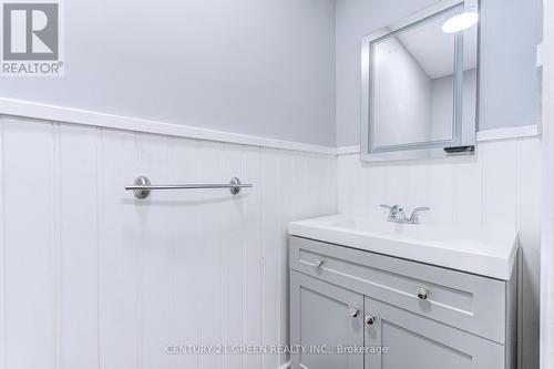 47 Stoneledge Circle, Brampton, ON - Indoor Photo Showing Bathroom