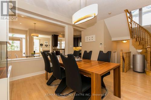 31 - 2295 Rochester Circle, Oakville, ON - Indoor Photo Showing Dining Room