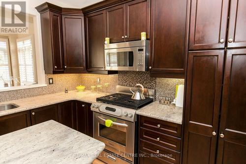 31 - 2295 Rochester Circle, Oakville, ON - Indoor Photo Showing Kitchen