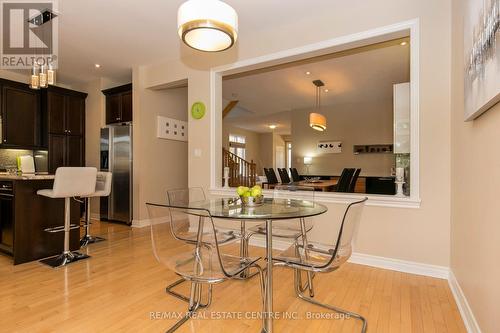 31 - 2295 Rochester Circle, Oakville, ON - Indoor Photo Showing Dining Room