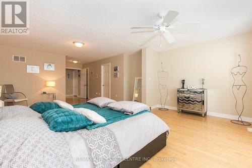 31 - 2295 Rochester Circle, Oakville, ON - Indoor Photo Showing Bedroom