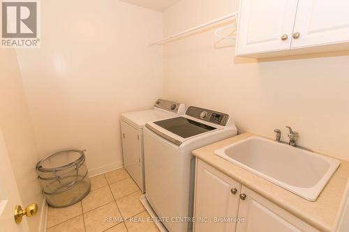 31 - 2295 Rochester Circle, Oakville, ON - Indoor Photo Showing Laundry Room