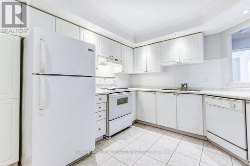 402 - 5070 Pinedale Avenue, Burlington, ON - Indoor Photo Showing Kitchen