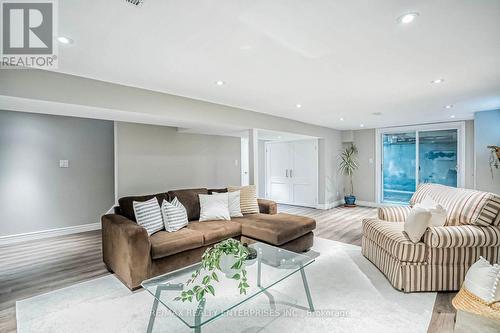 1825 Pattinson Crescent, Mississauga, ON - Indoor Photo Showing Living Room