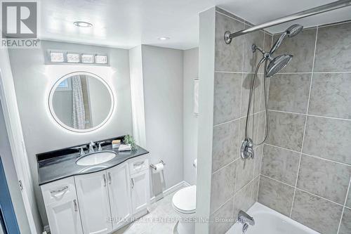 1825 Pattinson Crescent, Mississauga, ON - Indoor Photo Showing Bathroom