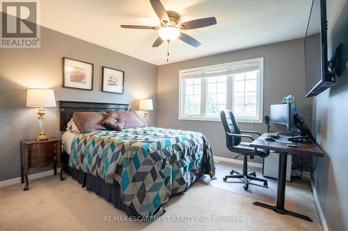 2049 Country Club Drive, Burlington, ON - Indoor Photo Showing Bedroom