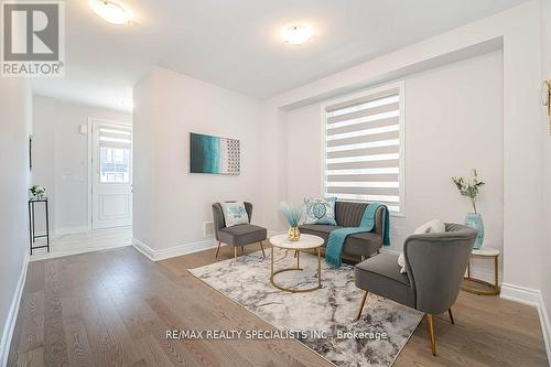 6 Del Grappa Street, Caledon, ON - Indoor Photo Showing Living Room