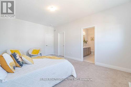 6 Del Grappa Street, Caledon, ON - Indoor Photo Showing Bedroom