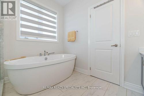 6 Del Grappa Street, Caledon, ON - Indoor Photo Showing Bathroom