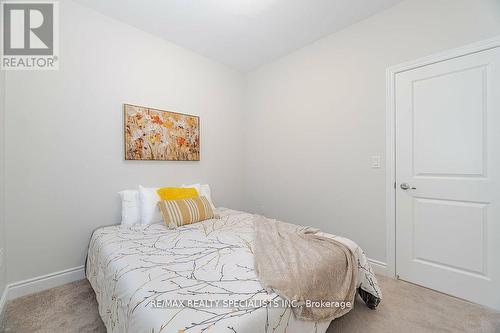 6 Del Grappa Street, Caledon, ON - Indoor Photo Showing Bedroom