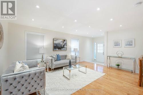 27 Prince Crescent, Brampton, ON - Indoor Photo Showing Living Room