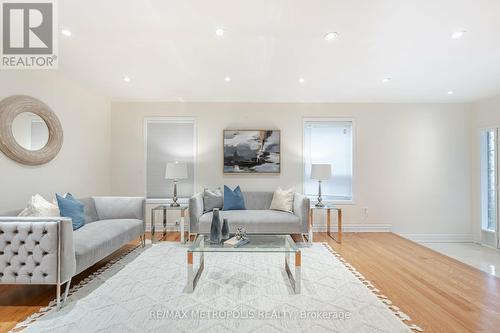 27 Prince Crescent, Brampton, ON - Indoor Photo Showing Living Room