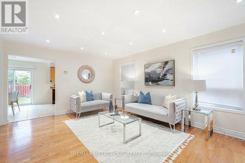 27 Prince Crescent, Brampton, ON - Indoor Photo Showing Living Room