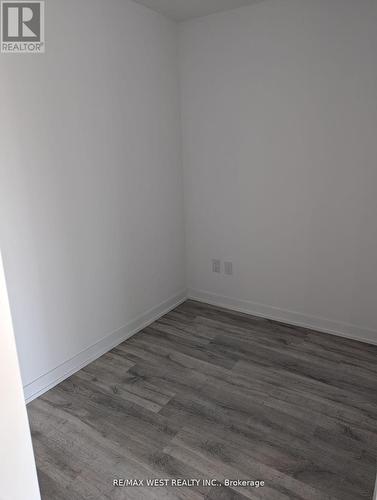 339 - 215 Lakeshore Road W, Mississauga, ON - Indoor Photo Showing Other Room