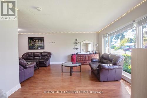 57 Danesbury Crescent, Brampton, ON - Indoor Photo Showing Living Room