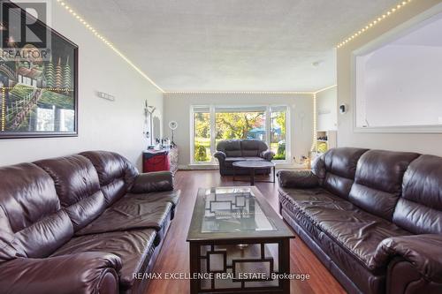 57 Danesbury Crescent, Brampton, ON - Indoor Photo Showing Living Room