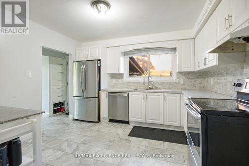 57 Danesbury Crescent, Brampton, ON - Indoor Photo Showing Kitchen With Stainless Steel Kitchen With Upgraded Kitchen