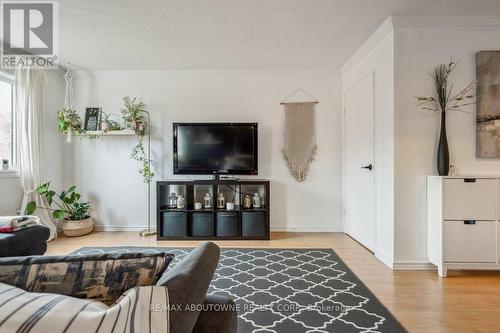 161 - 1066 Falgarwood Drive, Oakville, ON - Indoor Photo Showing Living Room